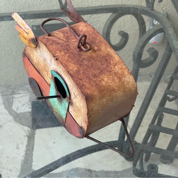 - Metal Yard Art Rustic Travel Trailer w/ wings hanging bird feeder Outdoor‎ - Picture 2 of 10